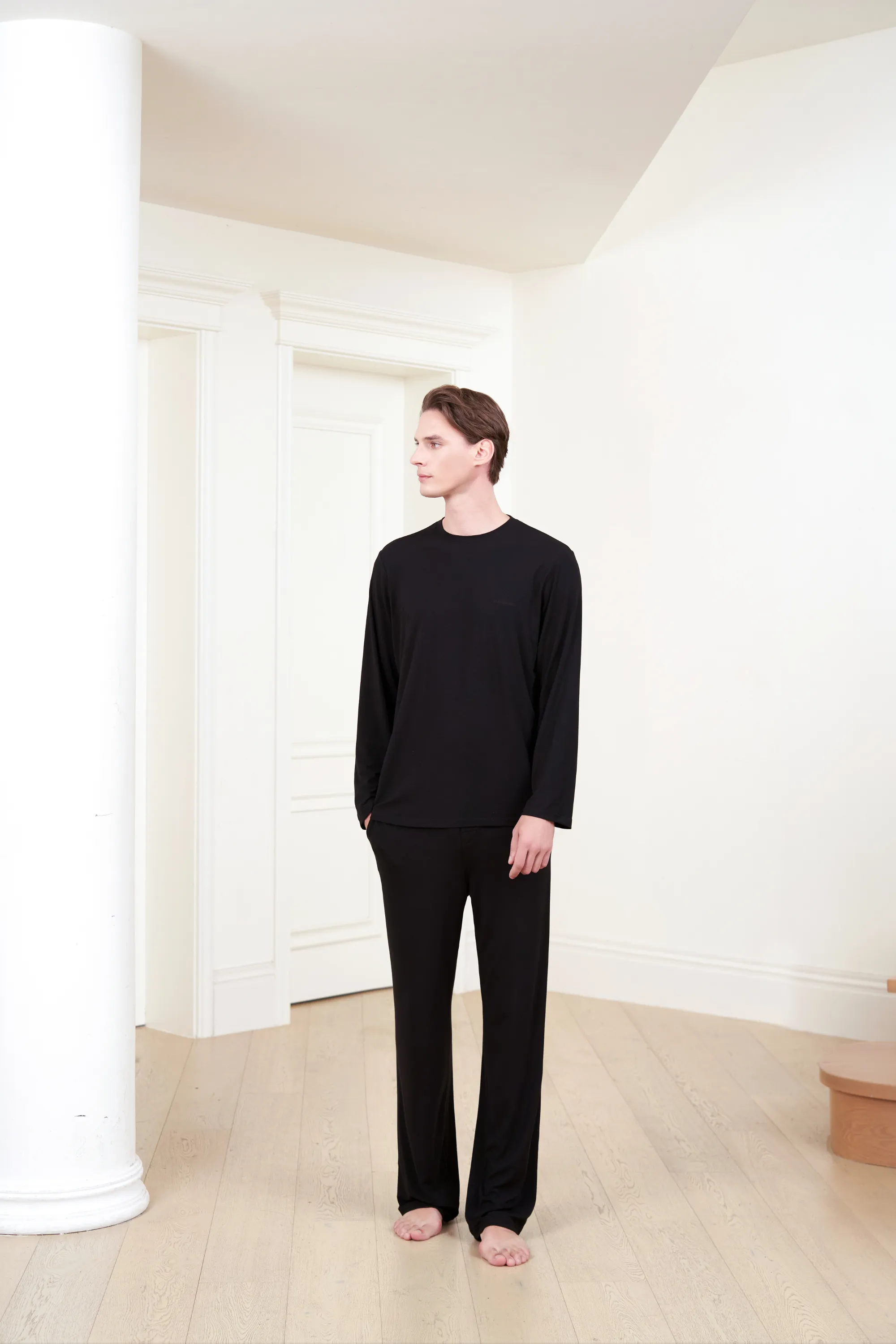 Round Neck Black Basic Long Sleeve